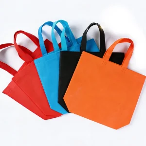 250 pièces de sacs en polypropylène non tissés réutilisables de 13,8 x 16,1 x 4,7 pouces pour emballage de supermarché, sacs cadeaux avec poignées