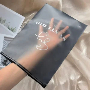 Individuelle biologisch abbaubare Kunststoffverpackungsbeutel T-Shirt Frosted Reißverschlussbeutel Badebekleidung Ziplock Kleidung transparente Beutel mit Logo