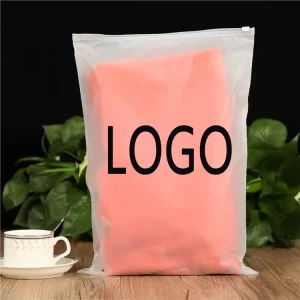 Aangepaste fabrieksverpakking kleding gematteerde ZipLock plastic verpakkingszak voor kleding polybags met logo-print