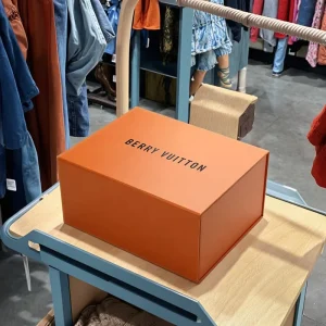 Individuell faltbare starre Box mit Magnetverschluss, faltbare Box für Bekleidungsverpackungen