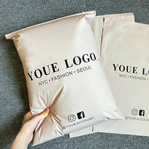 Custom Logo Clothing Bags Transparent Poly Zip Lock Packaging PE Material For Clothes Zipper Bags Plastic Bags Packing