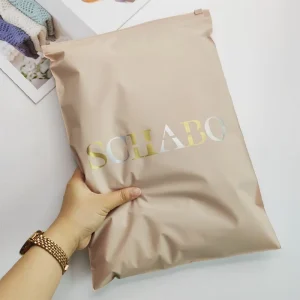 Benutzerdefinierte Nude Kleidungstasche Kunststoffverpackungsbeutel bedruckter Logo Gleitzipperbeutel für Bekleidungsmarke Ziplock Polybeutel
