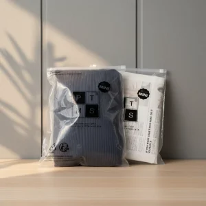 Individuelle Ziplock-Garment-Display-Tasche mit Logo für Socken und Unterwäsche, selbstklebender Schiebereißverschluss, PE transparente Kunststoffverpackung