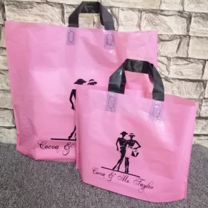 Aangepaste Luxe Milieu-vriendelijke PE Materiaal Kledingverpakking Herbruikbare Winkelzak met Handvat Offsetdruk Logo