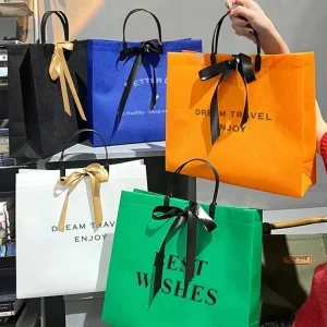 Aanpasbare Niet-geweven Tassen voor Kleding en Verpakking Milieuvriendelijk Duurzaam Jouw Merk Ideale Keuze