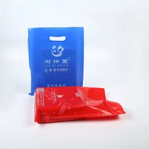 Robuste rote blaue mit Logo bedruckte Tragetasche aus Kunststoff, schwerlastfähige biologisch abbaubare Einkaufstasche 40x50 individuell