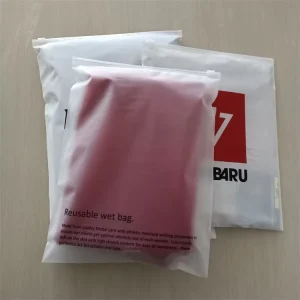 Gefrostete Plastiktasche mit umweltfreundlichen Stoffverpackungstaschen für Kleidung Kleidungsverpackungstasche