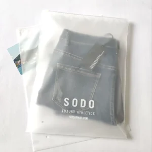Sacos de Plástico Transparentes para Roupas de Crianças em Poliéster Fosco, Sacos de Embalagem Reciclados com Fecho Zipper, Impressão de Logotipo de T-shirt