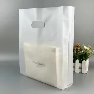 HDPE transparente, frosted, langlebige, leichte, hitzebeständige, recycelbare, im Siebdruck bedruckte, modische Einkaufstaschen, Handlänge, 100 Stück