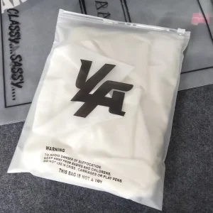 Recycelbare Bekleidungsverpackungstasche Bedruckte Kleidung T-Shirt Taschen Mit Individuellem Design Mattierte Reißverschlussbeutel Mit Logo
