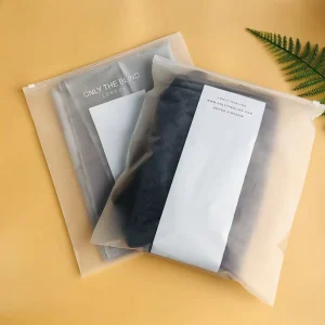 Sacs en plastique 100 % écologiques pour vêtements, emballage de maillots de bain, sac zip PE, sac à vêtements en poly avec logo personnalisé