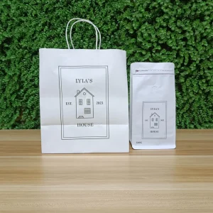 AT PACK 맞춤 인쇄 종이 쇼핑백 플렉시루프 핸들 테이크아웃용 재활용 소재로 제작된 견고한 판지 구조