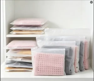 맞춤형 그라비어 인쇄 투명 서리 처리 재사용 가능한 PE 지퍼 잠금 의류 포장 재밀봉 의류 가방