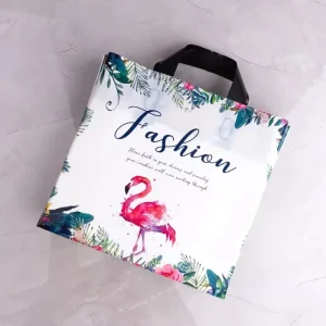 Benutzerdefinierte Logo-Taschen, Verpackung, individuell bedruckte weiße Kunststoff-Einkaufstasche mit schwarzem Griff