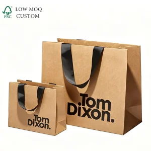 Maßgeschneiderte Logo Luxus Kraftpapier-Geschenktüten, verschiedene Größen, schwarze Satin-Tragegriffe, umweltfreundliche Einkaufspapiertüten für Boutique-Verpackungen