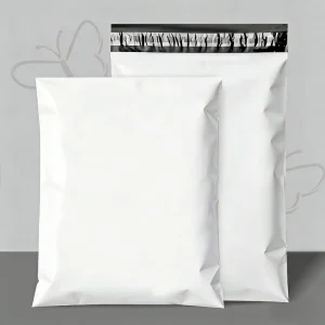 Aangepaste Logo Witte Poly Mailers Zelfsluitend Waterdicht Scheurvast Verzendzak voor Kleding E-commerce