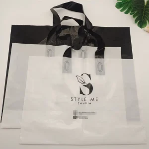 Sac en Polyéthylène avec Poignées Souples LDPE/HDPE, Sac de Shopping en Plastique avec Votre Logo pour l'Emballage de Vêtements