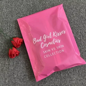 Sac d'expédition en polyéthylène personnalisé pour l'emballage de vêtements avec impression de logo