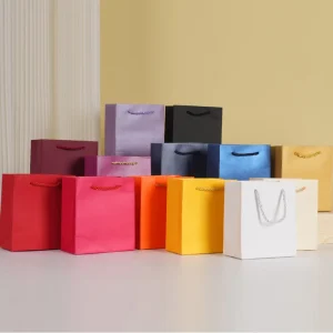 Benutzerdefinierte bedruckte Markenlogo-Verpackungstasche mit Griff, Weiß-Schwarz, Einkaufsgeschenkpapierbeutel