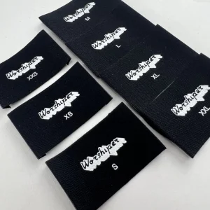 Etichette per Abbigliamento Stampate Personalizzate, 100% Poliestere, Etichette Serigrafate per Camicie, Pantaloni, Vestiti, Borse