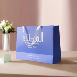 أكياس ورقية فاخرة مطبوعة مخصصة مع شعار، لتغليف الملابس بكميات صغيرة