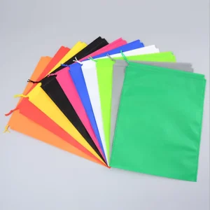 Pouch Hadiah Kustom Dapat Didaur Ulang dengan Tali Non-Woven Tas Debu Sepatu dan Pakaian 8x10cm Dicetak Layar Timbul