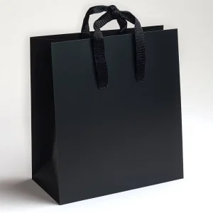 Umweltfreundliche weiße Papiertaschen mit langen Griffen für Kleider, Schuhe, Bastelarbeiten, individuelles Logo, recycelbare Verpackung für Geschenke