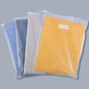 工場直送ジッパー付きPE Tシャツバッグ、ロゴ入り衣類ジッパーバッグ、透明フロステッドプラスチックジッパーバッグ