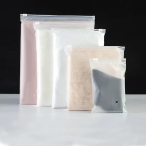 Chứng nhận GRS EN15343 Túi đựng đồ nhựa có khóa kéo Bao bì nhựa phân hủy cho quần áo và đồ dùng hàng ngày