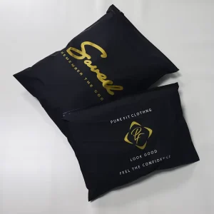 Bolsa de poliéster con cremallera negra mate, estampado en foil, embalaje de lujo para prendas, marca de alta gama, OEM