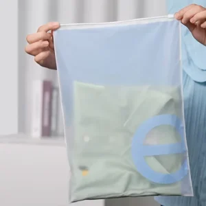 Borse con zip opache personalizzate, sacchetti biodegradabili, borsa in plastica frosted con zip per imballaggio di vestiti