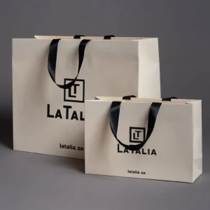 Saco de Compras de Papel Kraft Luxuoso Personalizado OEM com Logótipo Acessório de Hot Stamping para Promoção em Supermercados