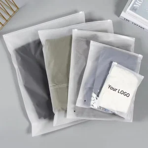 OEM Fabriek Aangepaste Frosted PVC PE Herbruikbare Logo Gedrukte Poly Zak voor Kleding, Sokken, Bontverpakking, Herafsluitbare PE Ritszak