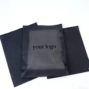 Túi đựng quần áo có khóa kéo đen mờ PE tái chế với in gravure cho đóng gói quần áo, tất, giày & điện tử
