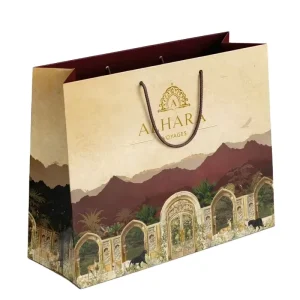 Luxe op maat gemaakte witte papieren tassen met gepersonaliseerd logo in klassieke stijl voor elegante cadeauverpakking